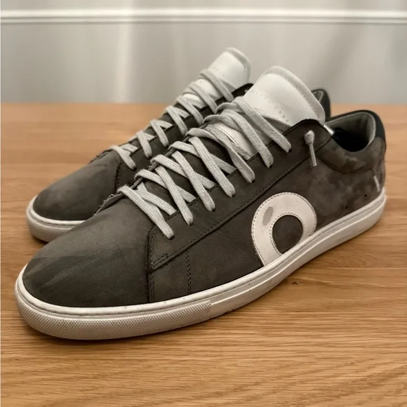 Oliver Cabell Gray and White Sneakers Minimalist Design - Picture 2 of 6